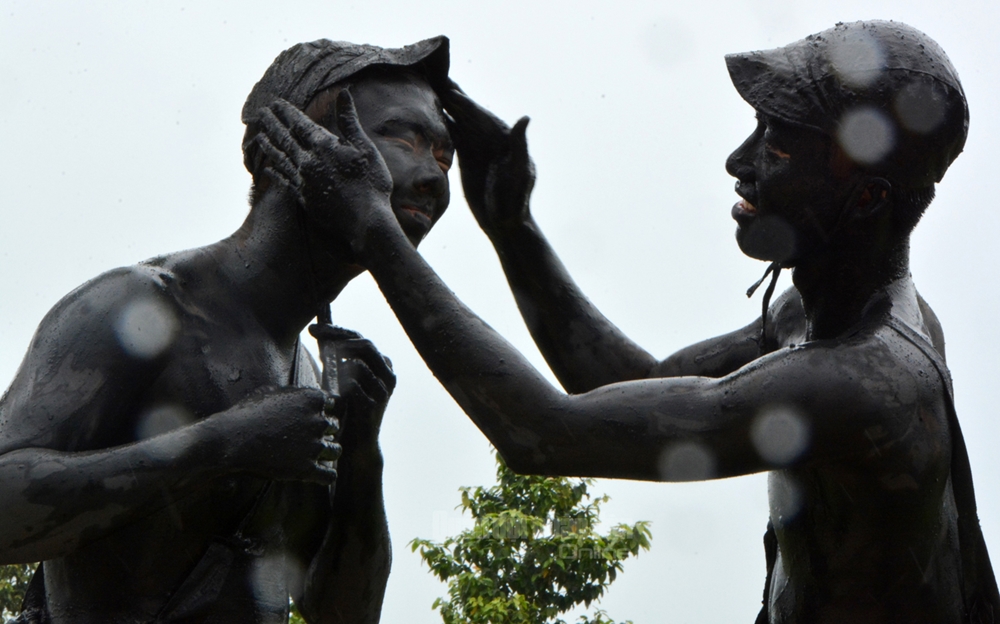 Bộ đội đặc công khổ luyện